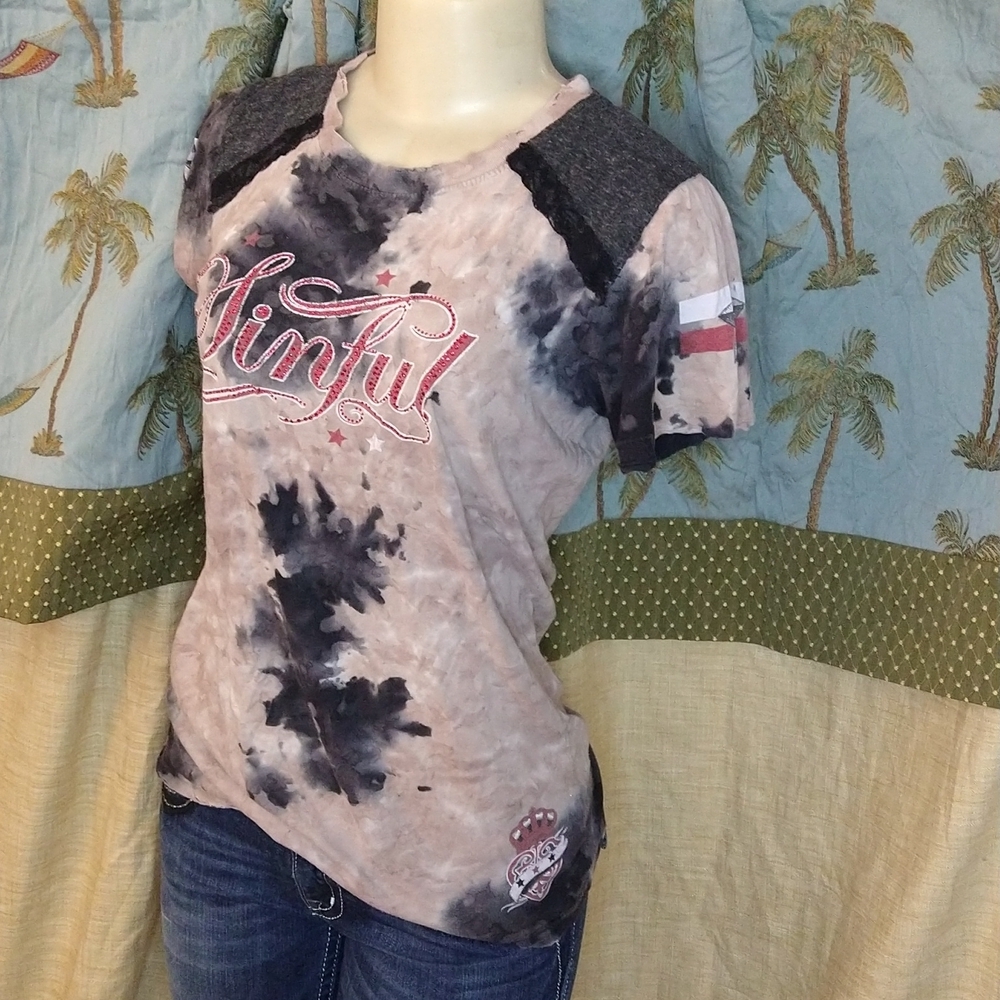 **Medium Sinful by Affliction shirt**